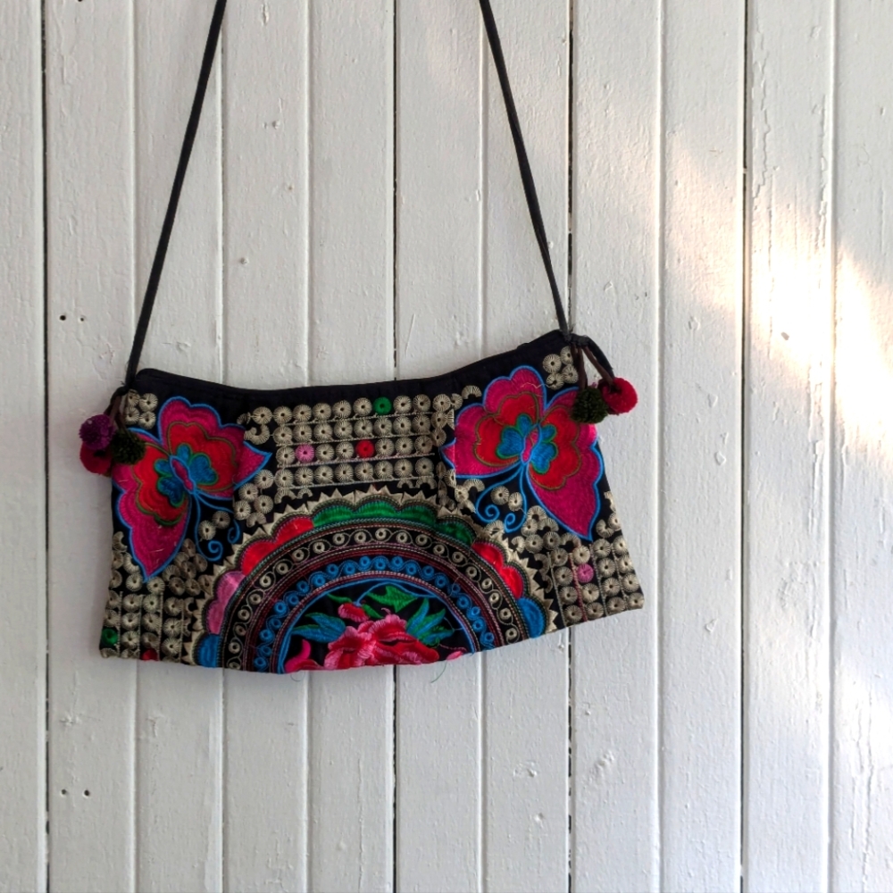 Crossbody bag with embroidery